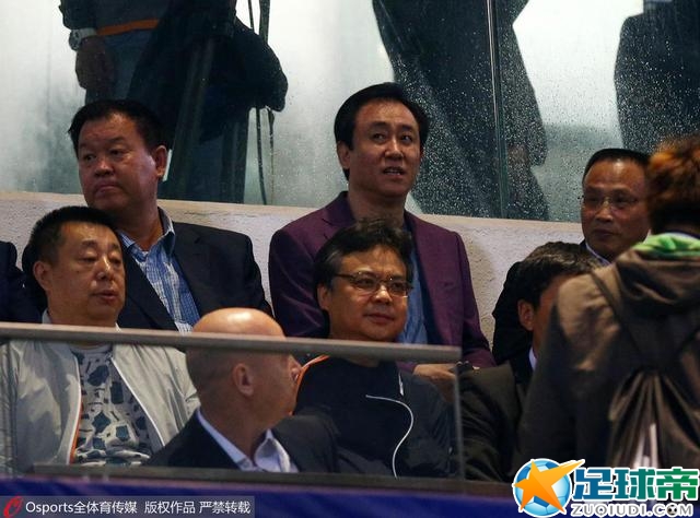 而邹林儿把她口述的内容转化为文字后，这字里行间的文采，行文的逻辑，一点不在曹雪芹之下。